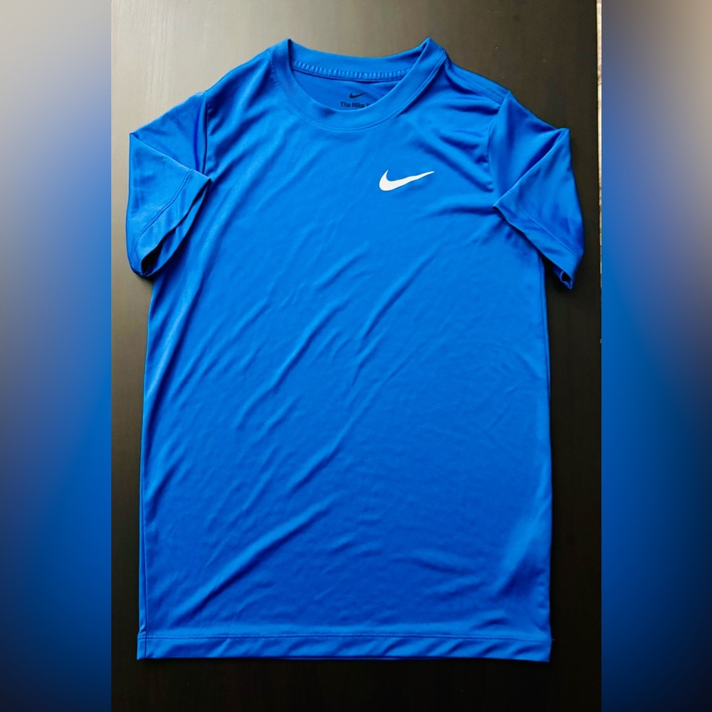 Nike Lightweight Practice Jersey Tee - Youth XL - Like New
